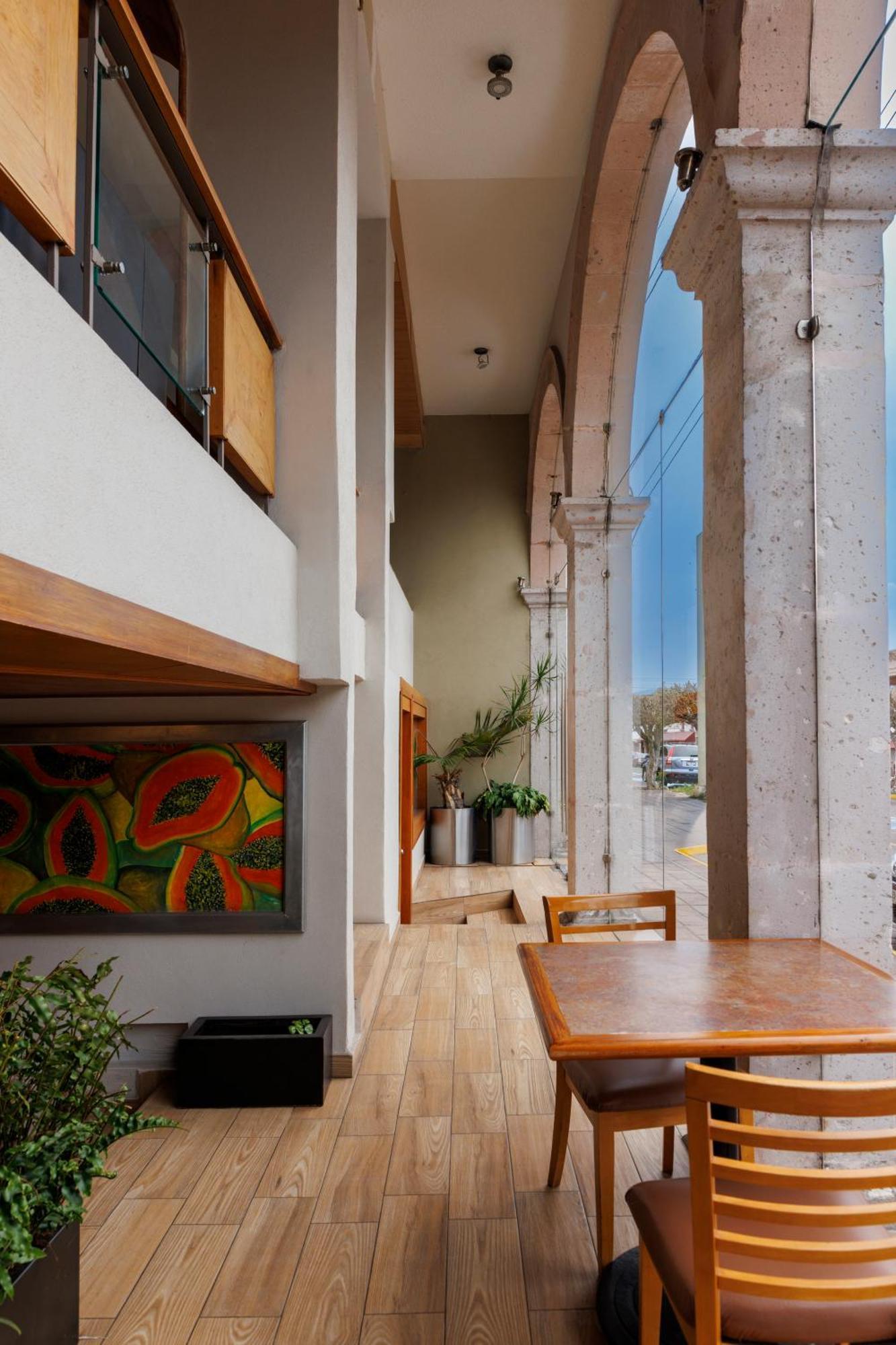 Hotel Qualitel Centro Historico Морелия Экстерьер фото
