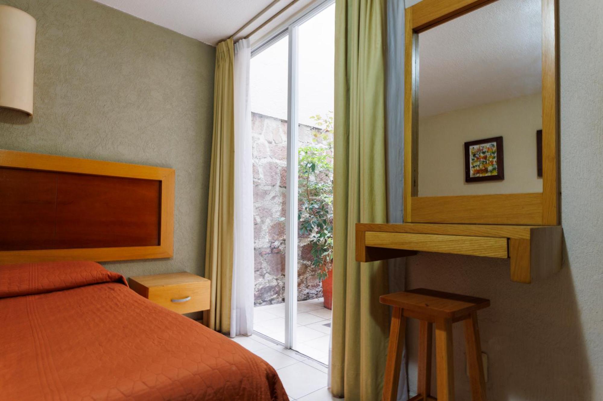 Hotel Qualitel Centro Historico Морелия Экстерьер фото