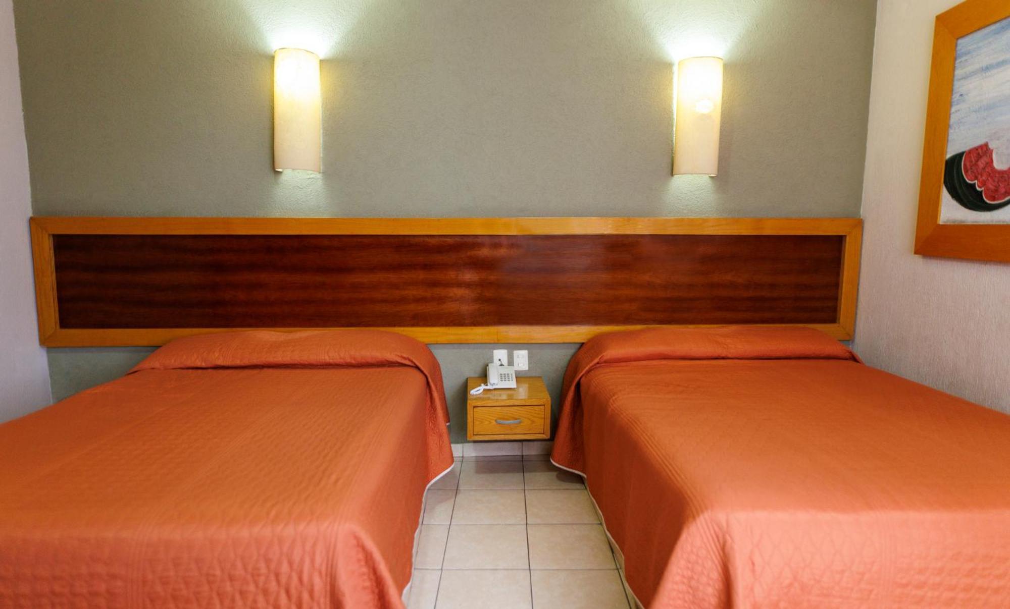 Hotel Qualitel Centro Historico Морелия Экстерьер фото