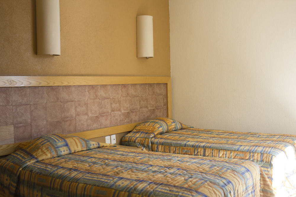 Hotel Qualitel Centro Historico Морелия Экстерьер фото